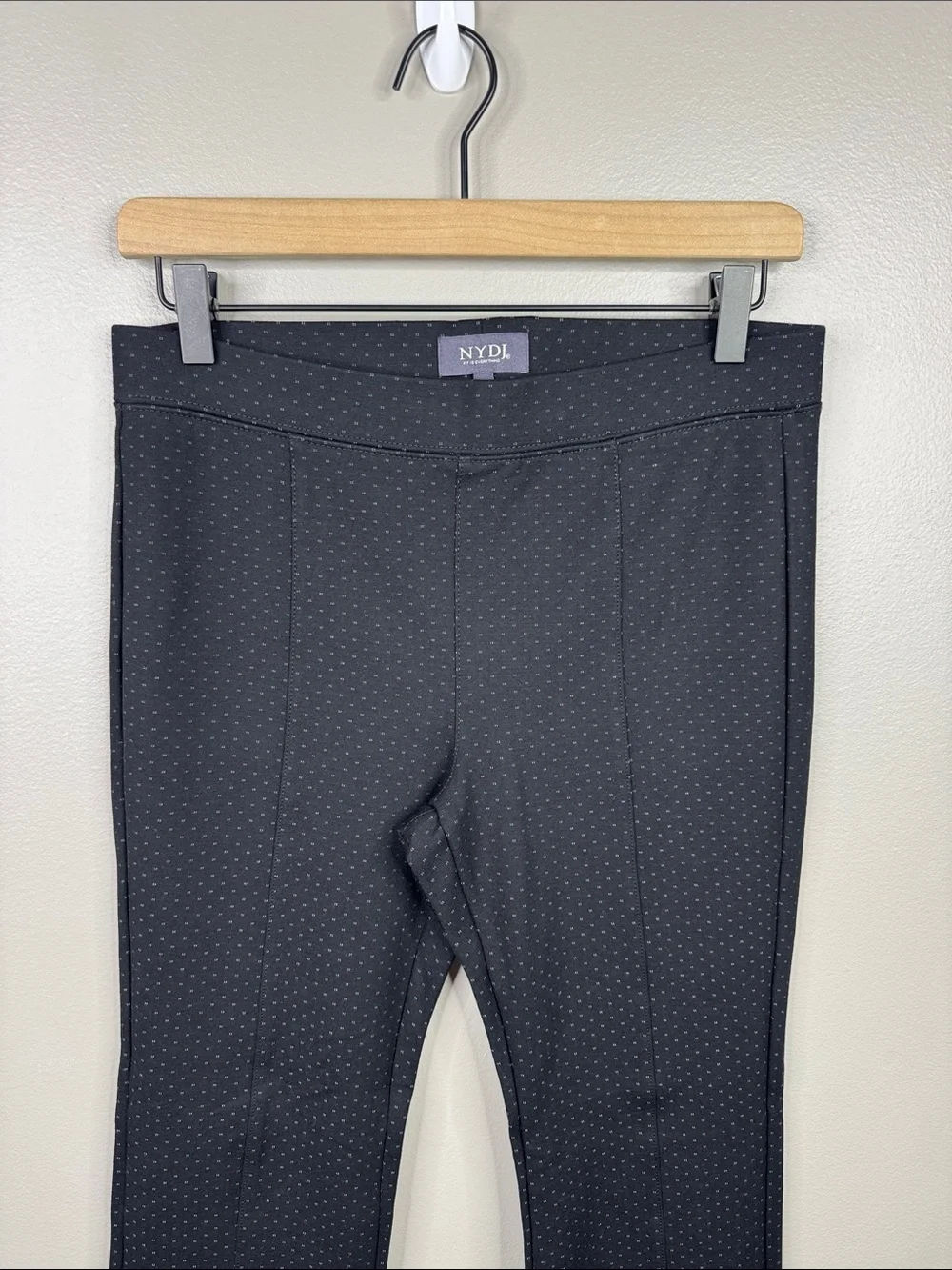 NYDJ Pull On Ankle Trouser Pants Pattern - Women's Size 4 Shaping Slim Black